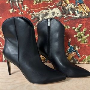 Marc Fisher Size 9.5 Bootie
